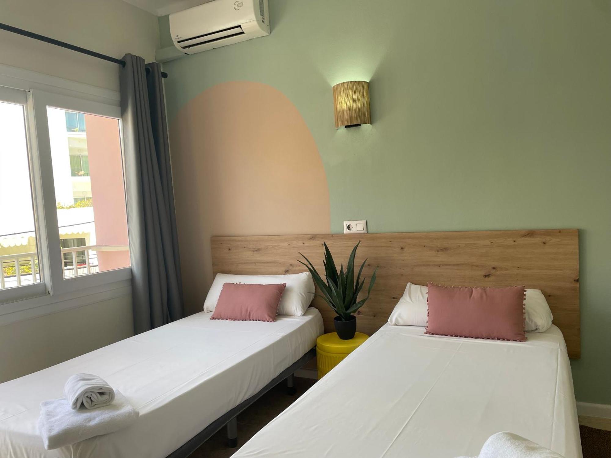 Hostal Playa De Palma Плая де Палма Екстериор снимка