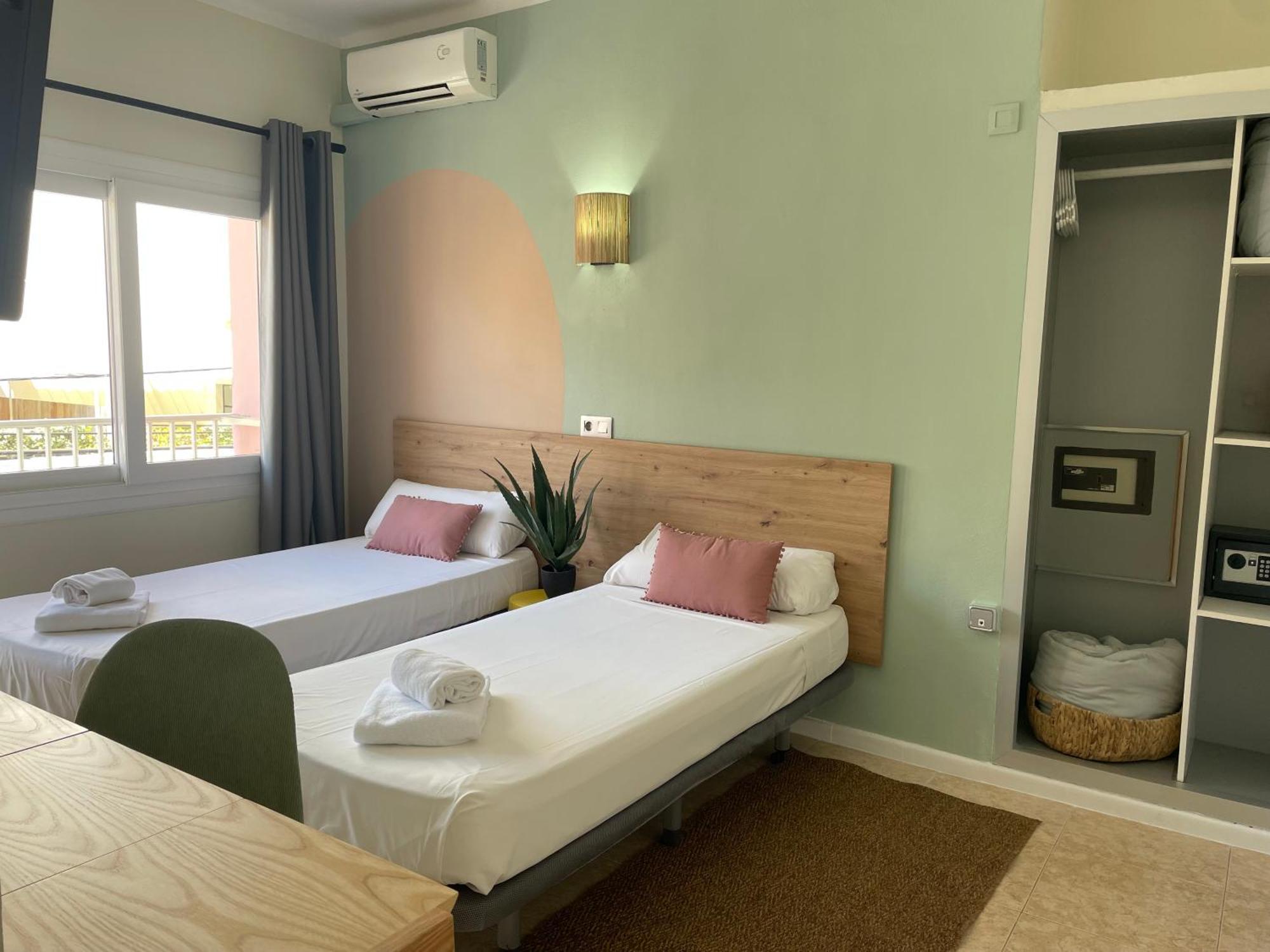 Hostal Playa De Palma Плая де Палма Екстериор снимка