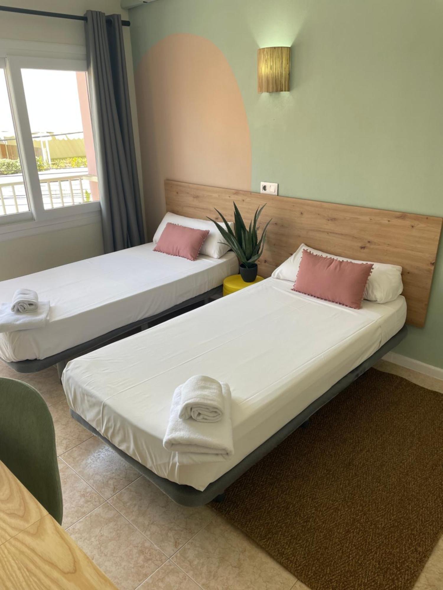 Hostal Playa De Palma Плая де Палма Екстериор снимка